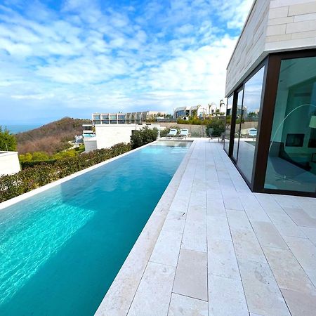 Deluxe Villa Jante Infinity Pool ドゥラス エクステリア 写真